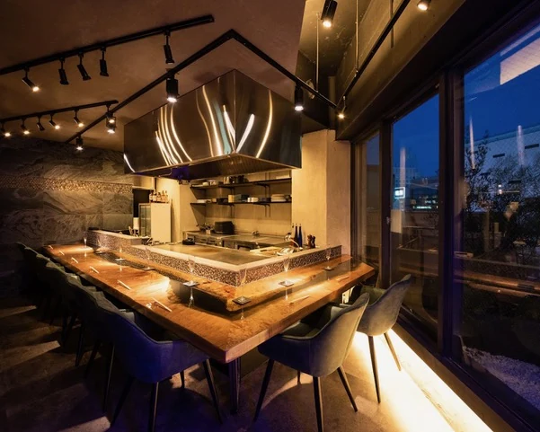 鉄板焼き WAGYU LIVERARYの店舗・料理写真